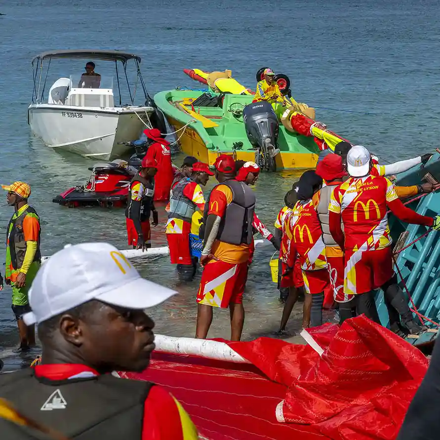 Tour des yoles de la Martinique